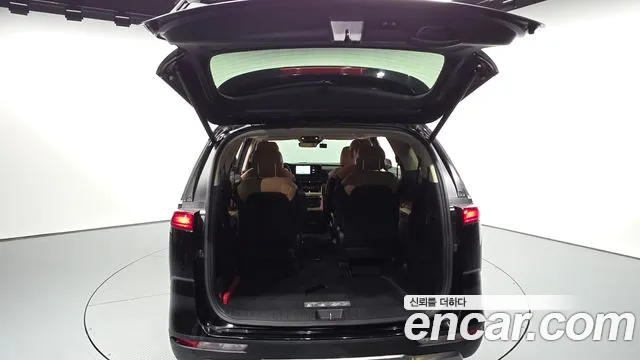 Kia Carnival Generation 4 — Фото автомобиля 26