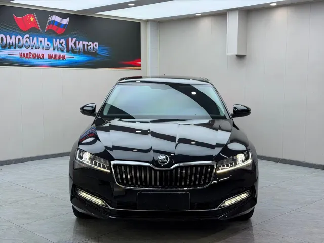 Skoda Superb — Фото автомобиля 2