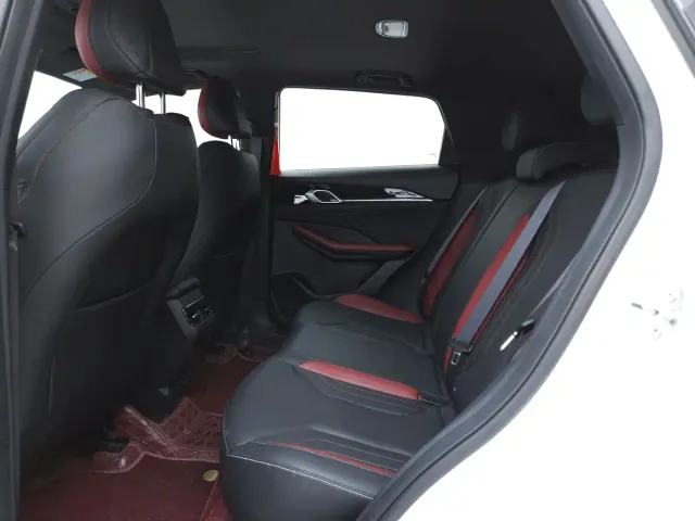 Geely Binyue — Фото автомобиля 9