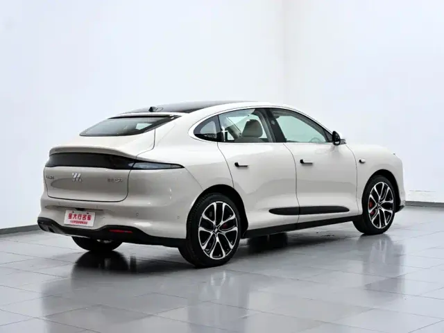 IM Motors LS6 — Фото автомобиля 7