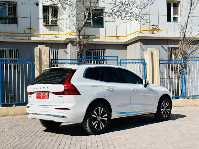 Volvo XC60 — Фото автомобиля 9