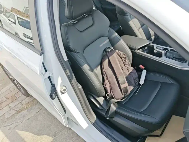 Geely Emgrand — Фото автомобиля 24