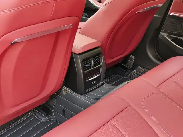 BMW BMW 3 Series 2025 325i M Sport Package — Фото автомобиля 9