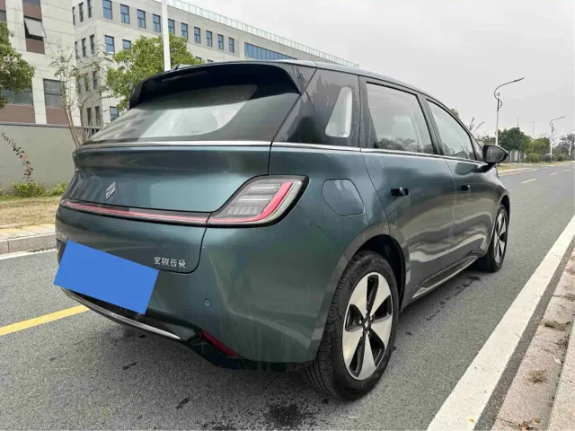Baojun Cloud — Фото автомобиля 16
