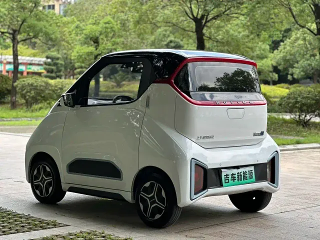 Wuling NanoEV — Фото автомобиля 6