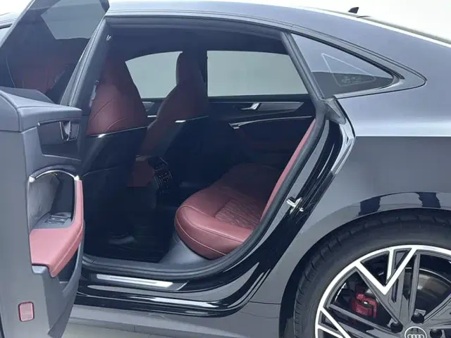 Audi A7L — Фото автомобиля 18