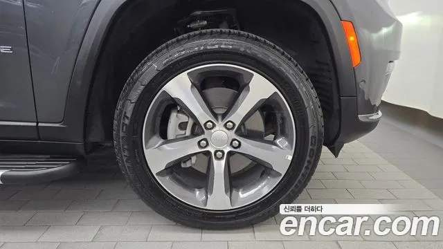 Jeep Cherokee WL — Фото автомобиля 21