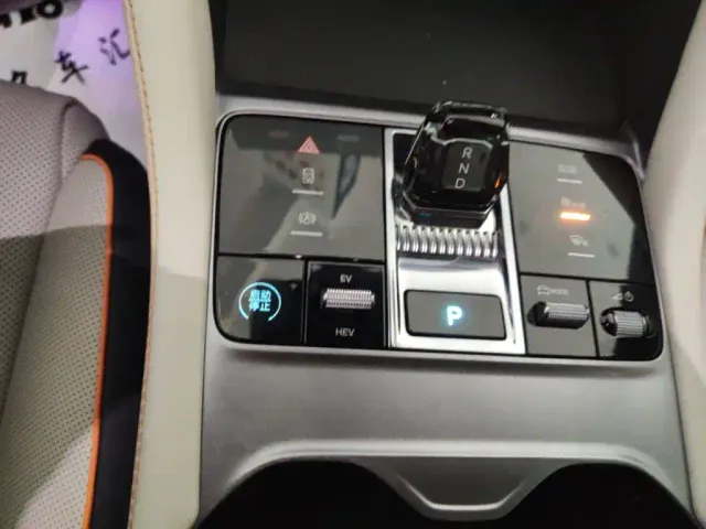 BYD Song PLUS — Фото автомобиля 13