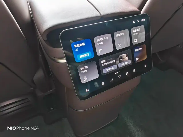Nio ES8 — Фото автомобиля 13