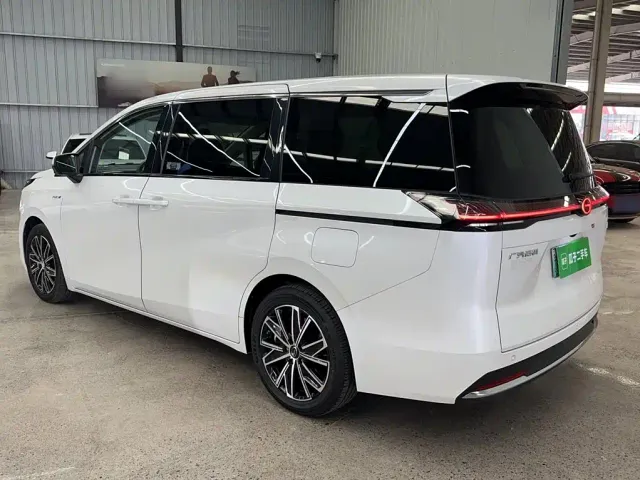 GAC Trumpchi E8 — Фото автомобиля 12