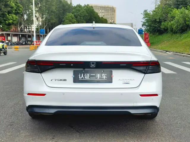 Honda Accord — Фото автомобиля 6