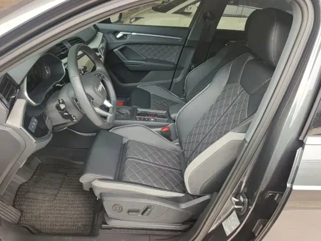 Audi Q3 — Фото автомобиля 14