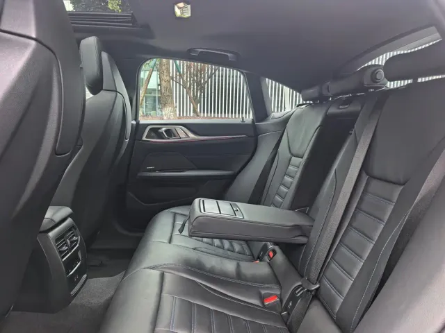 BMW i4 M50 — Фото автомобиля 9