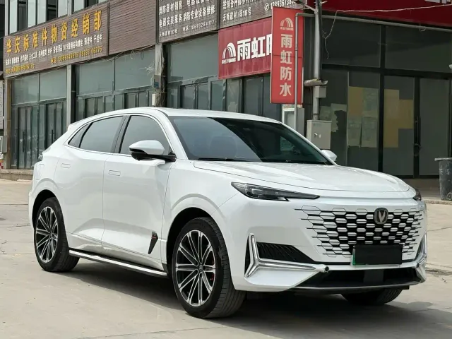 Changan UNI-K iDD — Фото автомобиля 3