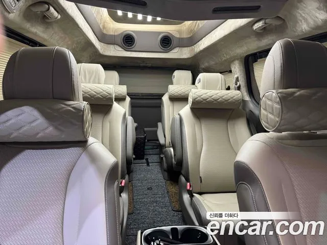 Kia Carnival Generation 4 — Фото автомобиля 11