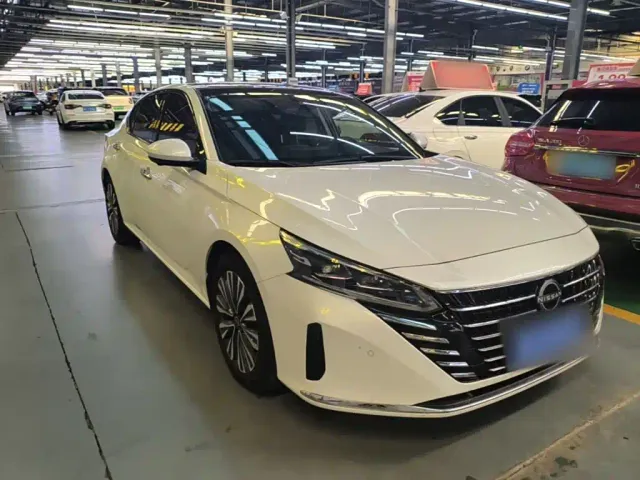 Nissan Teana — Фото автомобиля 3