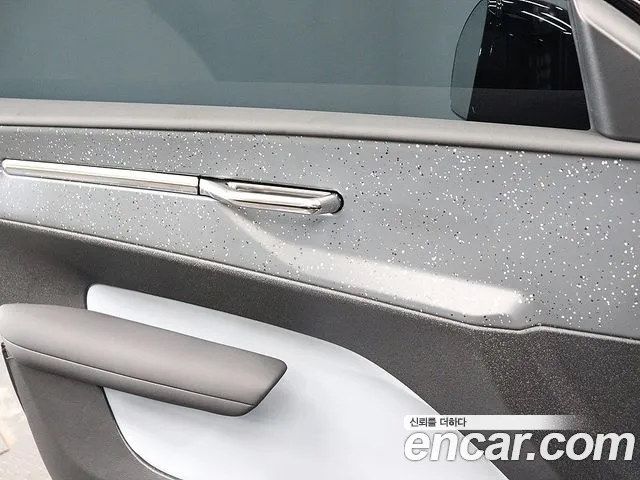 Volvo EX30 — Фото автомобиля 11
