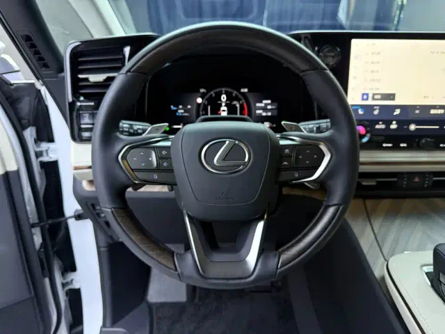 Lexus LM — Фото автомобиля 24