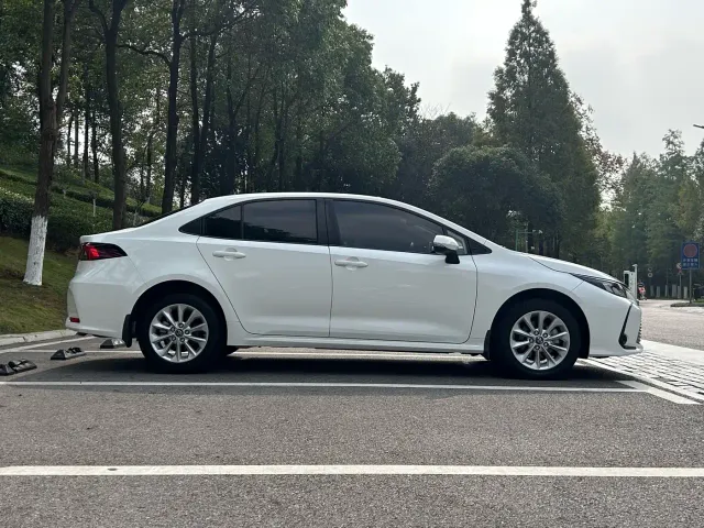 Toyota Corolla — Фото автомобиля 11