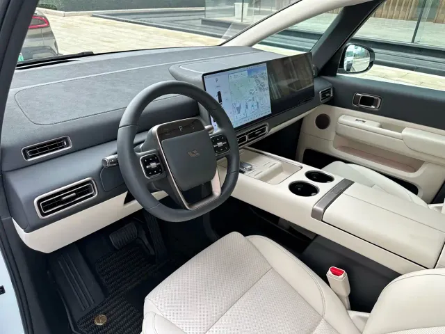 Li Auto MEGA — Фото автомобиля 10