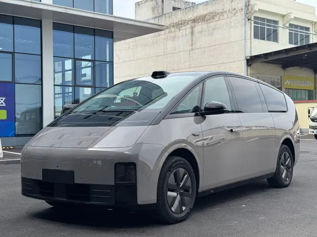 Фотография автомобиля — Li Auto MEGA