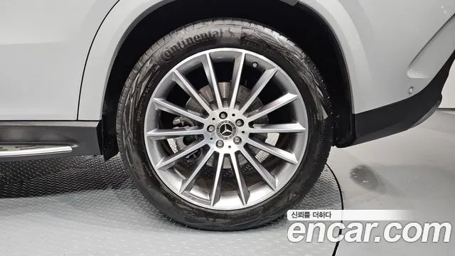 Mercedes-Benz GLE-Class — Фото автомобиля 19
