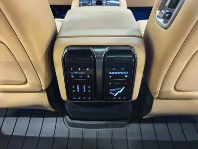 BYD FangChengBao Leopard 8 — Фото автомобиля 10
