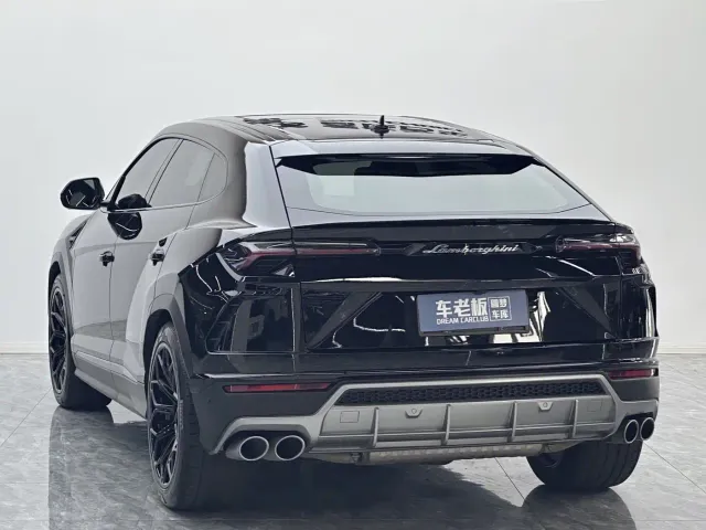 Lamborghini Urus — Фото автомобиля 6