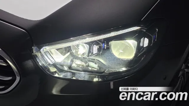 Mercedes-Benz E-Class E-класс W213 E350 4MATIC Exclusive — Фото автомобиля 18