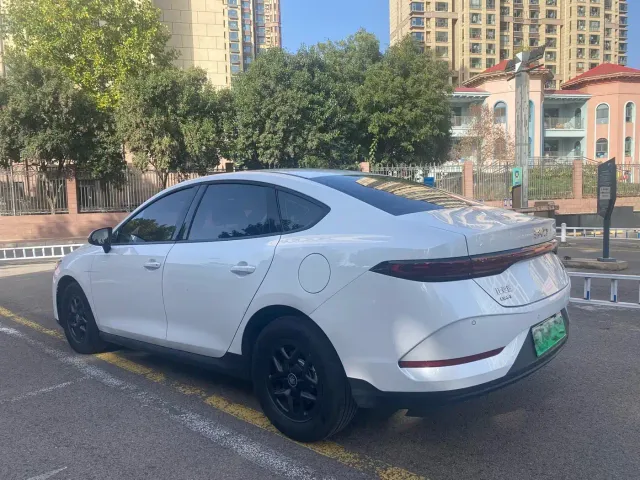 BYD Qin PLUS — Фото автомобиля 4