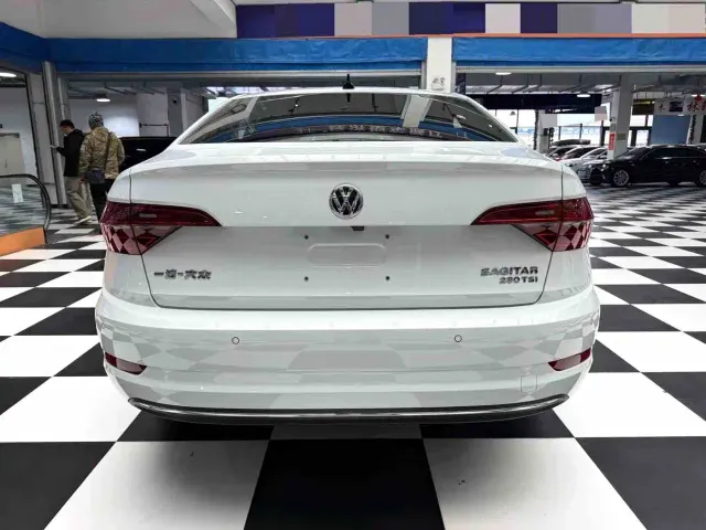 Volkswagen Sagitar — Фото автомобиля 18