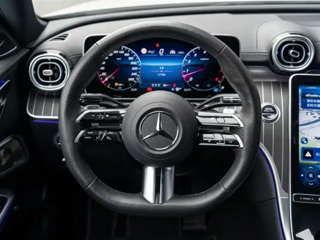 Mercedes-Benz C-Class — Фото автомобиля 20