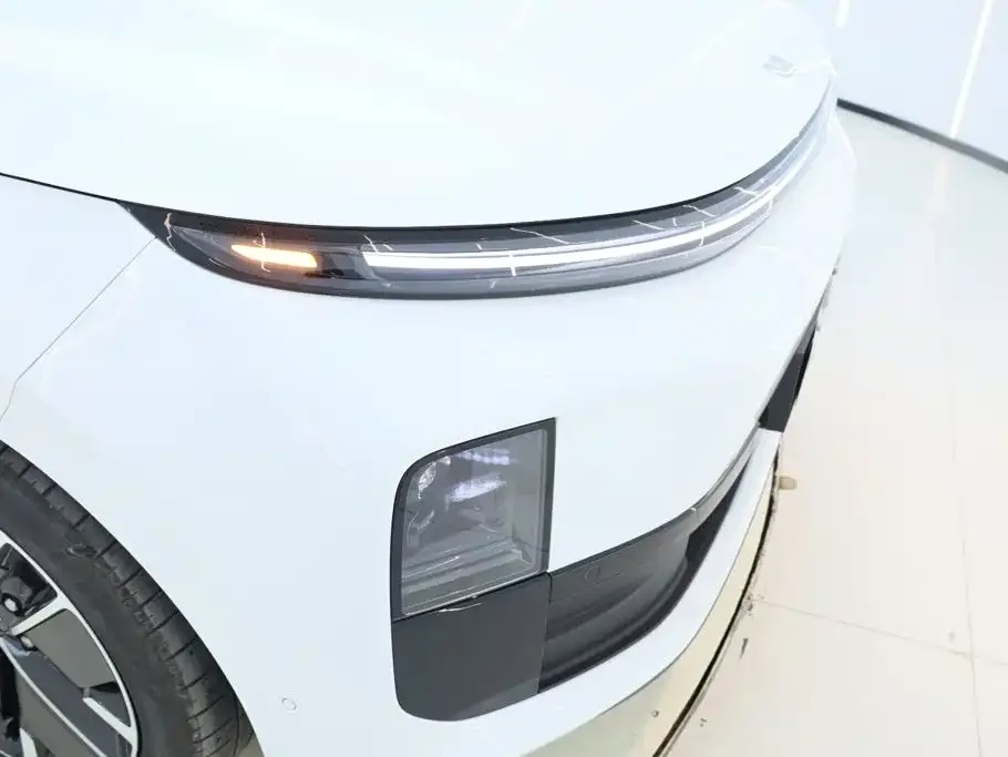 Li Auto Li Auto L6 2025 Max Smart Renewal Edition — Фото автомобиля 17