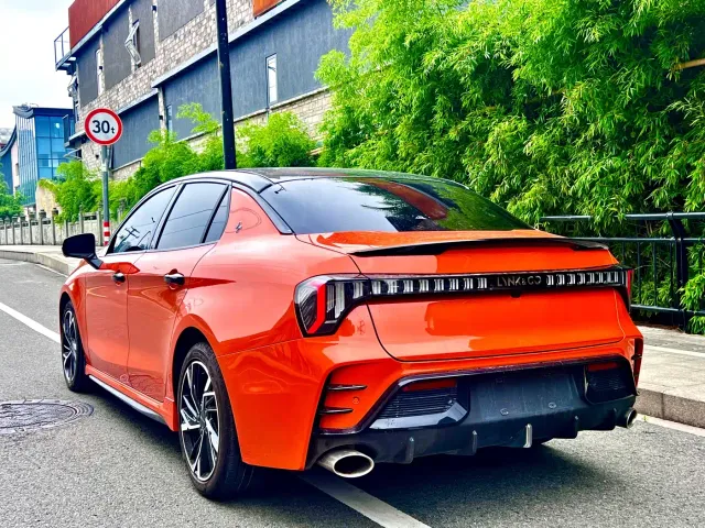 Lynk & Co 03 — Фото автомобиля 9