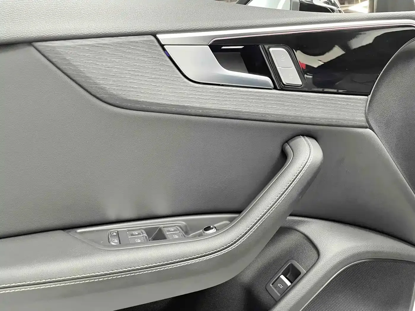 Audi Audi A4L 2024 40 TFSI Luxury Dynamic — Фото автомобиля 13