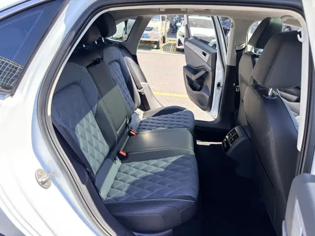 Volkswagen Sagitar — Фото автомобиля 13