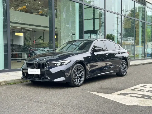 Фотография автомобиля — BMW 3 Series