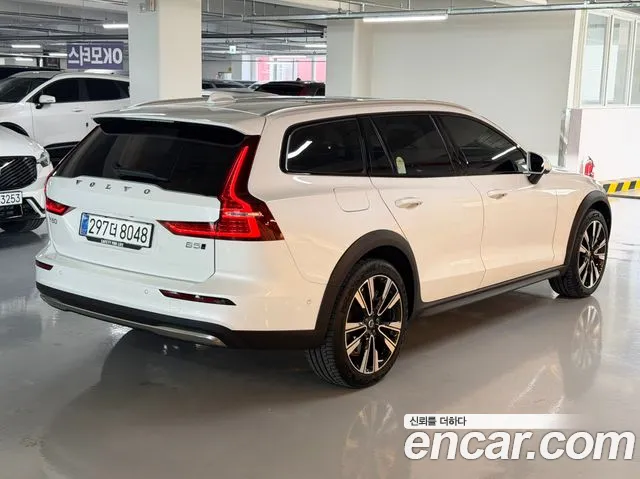 Volvo V60 — Фото автомобиля 2
