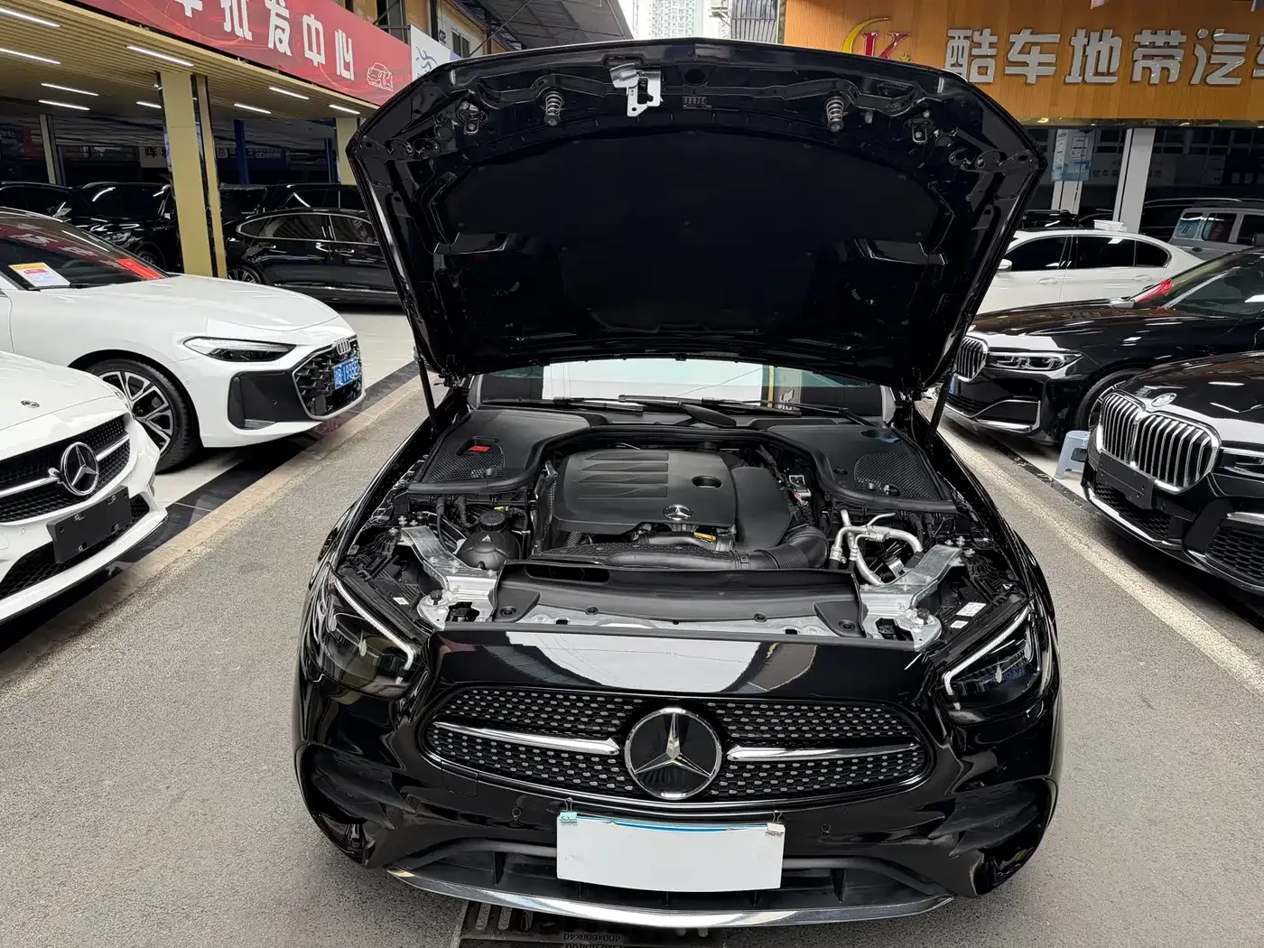Mercedes-Benz Mercedes-Benz E-Class 2022 Facelift E 260 L Sport — Фото автомобиля 30