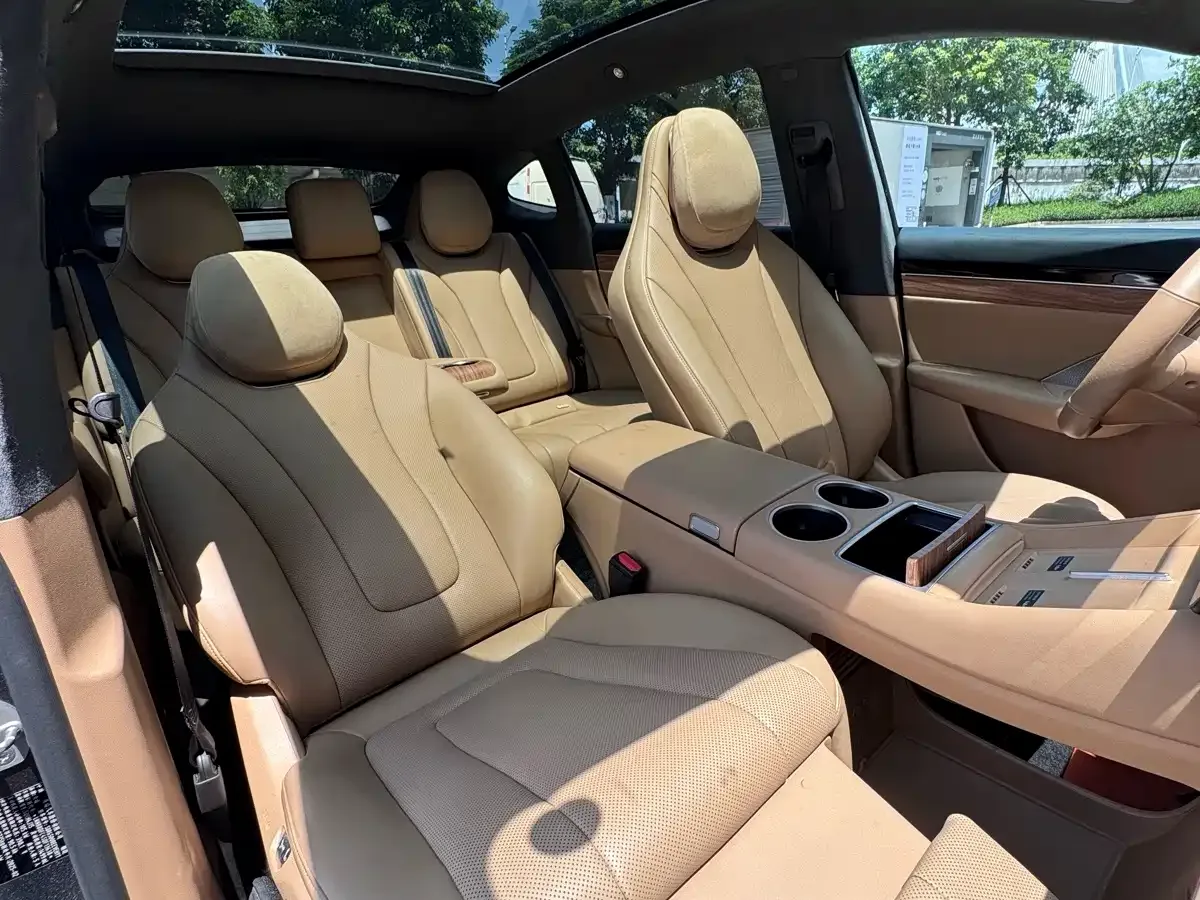 Zhijie Luxeed R7 2025 Extended Range 251km Pro — Фото автомобиля 16