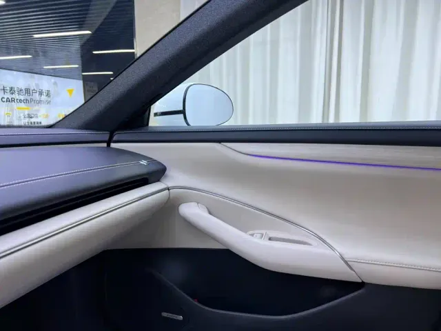 Xiaomi SU7 — Фото автомобиля 19
