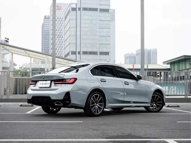 BMW 3 Series — Фото автомобиля 8