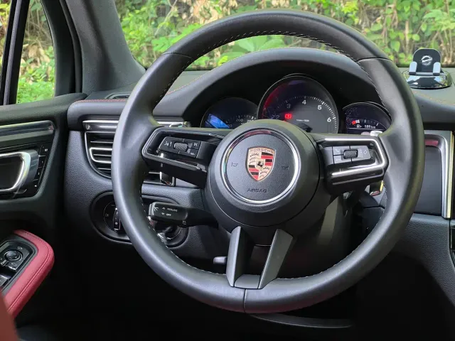 Porsche Macan — Фото автомобиля 19