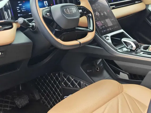 Geely Boyue L 2023 1.5TD DCT Premium — Фото автомобиля 8
