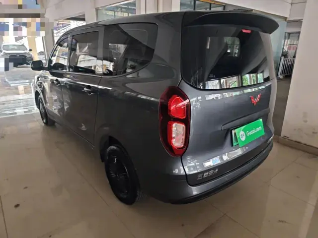 Wuling Hongguang — Фото автомобиля 4