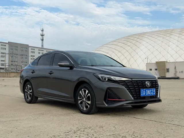 Changan Eado — Фото автомобиля 3