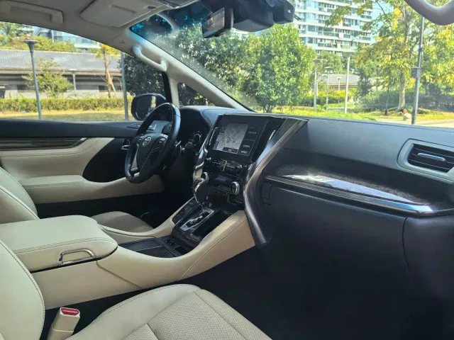 Toyota Vellfire — Фото автомобиля 11