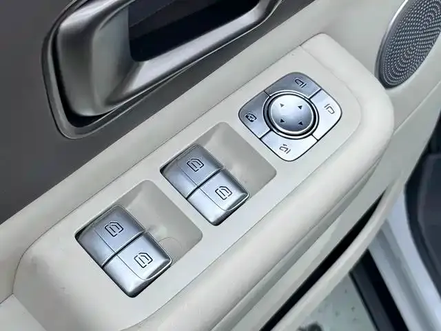 Li Auto MEGA — Фото автомобиля 7