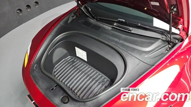 Tesla Model 3 — Фото автомобиля 6