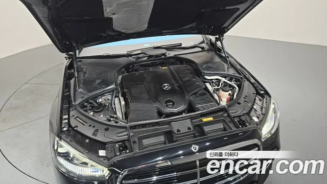 Mercedes-Benz S-Class — Фото автомобиля 2